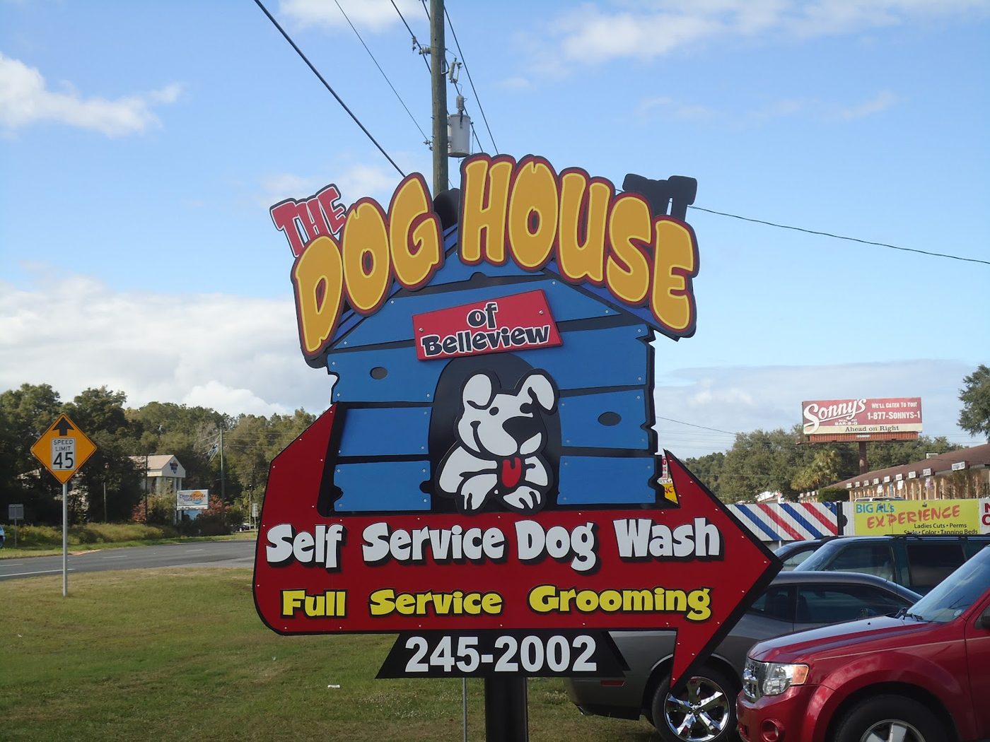 The Dog House of Belleview sign on US-441